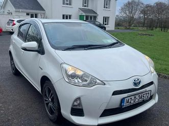 toyota aqua 2014 - low mileage!