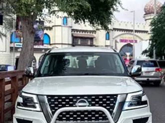 nissan patrol le