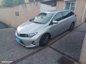 toyota auris hybride essence electrique, boite auto