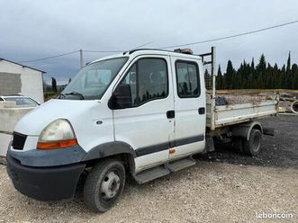 véhicule renault benne