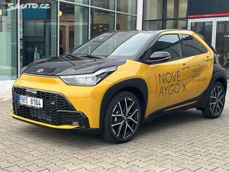 toyota aygo 1,5 hybrid e-cvt gr sport + 5