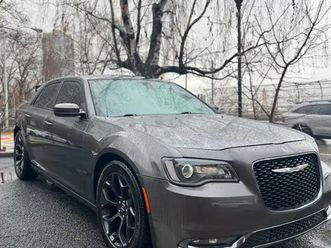 2019 chrysler 300s