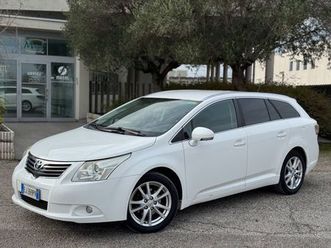 toyota avensis 2.0 d-4d 126cv solo per export