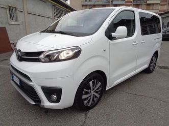 toyota proace verso 1.5d l0 d luxury 8 posti
