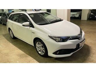 toyota auris touring sports 1.8 hybrid business (taxi)