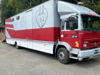 camion chevaux home car