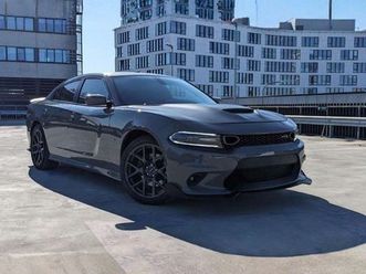 dodge charger v8