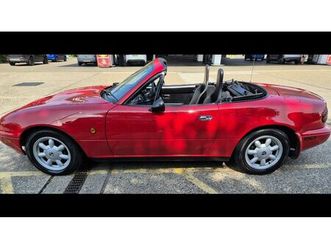 1989 mazda mx-5 rouge manuel, 5 vitesses conduite à droit...