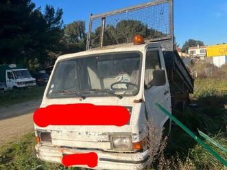 camion benne nissan pour pièces