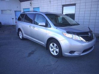 2011 toyota sienna le