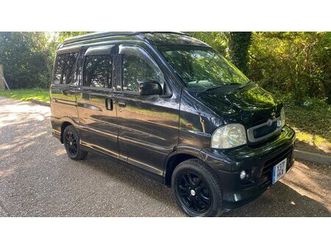 2000 toyota sparky noir automatique, 4 vitesses conduite...