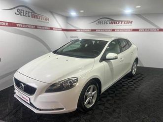 volvo v40 2.0 d2 momentum