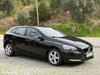 volvo v40 2.0 d2 r-design momentum