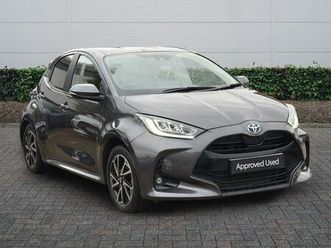 toyota yaris design hatchback's 1.5 vvt-h design e-cvt euro 6 (start/stop) 5dr