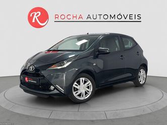toyota aygo 1.0 x-play team d abril/17