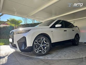 bmw ix m60. odbitni ddv. sport. b w surround. kljuka