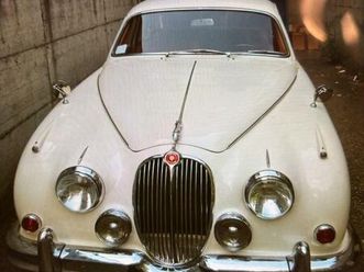 jaguar mk2 d'epoca del 1960 a carpineti