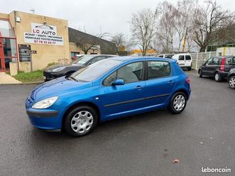 peuegeot 307 1,6 essence 110cv 177000kms 2005