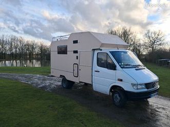 vehicule amenage camping car