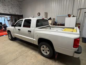 dodge ram dakota quad cab-mint