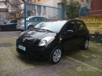 toyota yaris 1.0 5 porte sol
