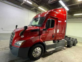 2021 freightliner cascadia semi—337,484 mi, automatic transmission