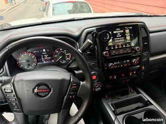 voiture américaine fonctionnant au gpl, en parfait état, faible consommation compte tenu de la puissance du moteur (5,6 l, 400 chevaux)