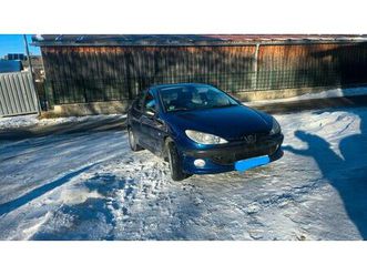 pegeot 206 kleinwagen auto fährt super