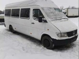 toyota yaris verso essence