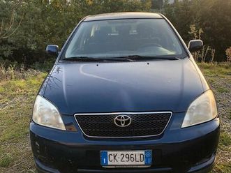 auto usata toyota corolla 1.4 benzina