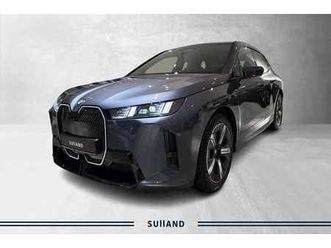 xdrive60 supercharged // b&w / luft /msport