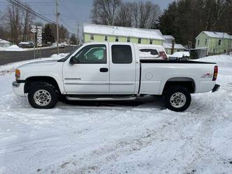 2006 gmc sierra 2500hd 4x4 - rust free - **sold**
