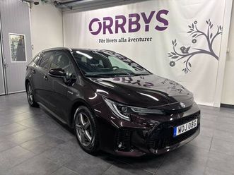 hybrid 1.8 vvt-i e-cvt inclusive rattvärme v-hjul/dubb