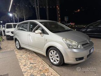 toyota corolla verso 2.0 16v 7 posti