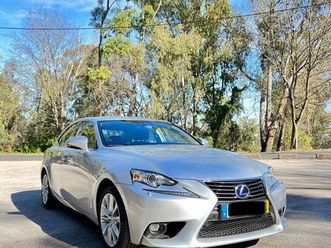 lexus is 300h executive+