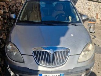 lancia y 1.2 16v platino 4.2005