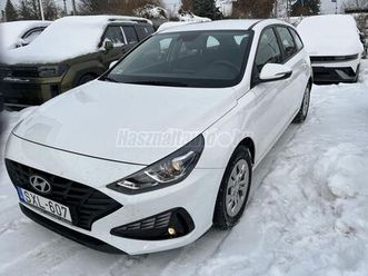 hyundai i30 1.5 dpi life első tulajdonostól. garanciális