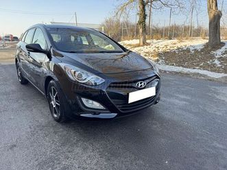 hyundai i30 cw 1.4i travel edition multikormány-led-digitklima-tempomat-parkradar-alufelni
