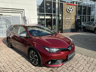 touring sports 1.8 hsd freestyle (automata) limitált kiadás. mo-i. 1.tulajdonos. friss karbantartás. 2 év toyota garancia