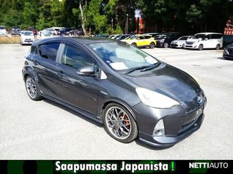 101hv / nhp10 g black soft leather selection / pirteä ja pihi prius c:n sporttinen japaniversio
