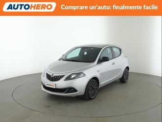 ypsilon 3ª serie ypsilon 1.0 firefly 5 porte s&s hybrid ecochic gold