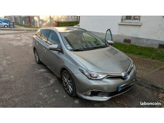 toyota auris touring sport