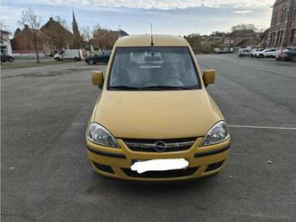 combo tour 1.4i xep essentia (hayon/achterklep)