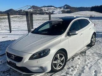 volvo v40 2.0 d4 momentum s/s mit anhängerkupplung
