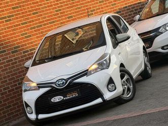 toyota yaris // 1ere propriété // carnet d’entretien //