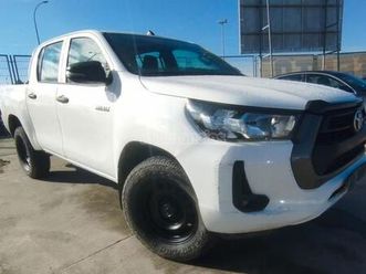 toyota - hilux 2.4 d4d cabina doble gx