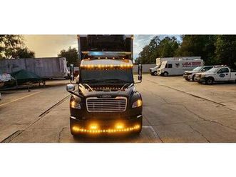 freightliner m2 106 for sale 28ft refrigerated box truck