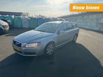volvo v70 d2 momentum / navigatie / meeneem/exportprijs