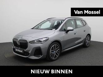 bmw 2-serie active tourer 218i automaat | carplay | camera | cruisecontrol | stoelverwarming | navigatie | m-pakket |