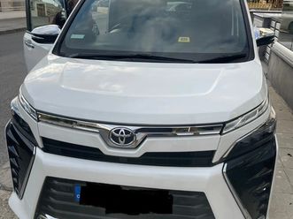 toyota voxy 2,0l 2020